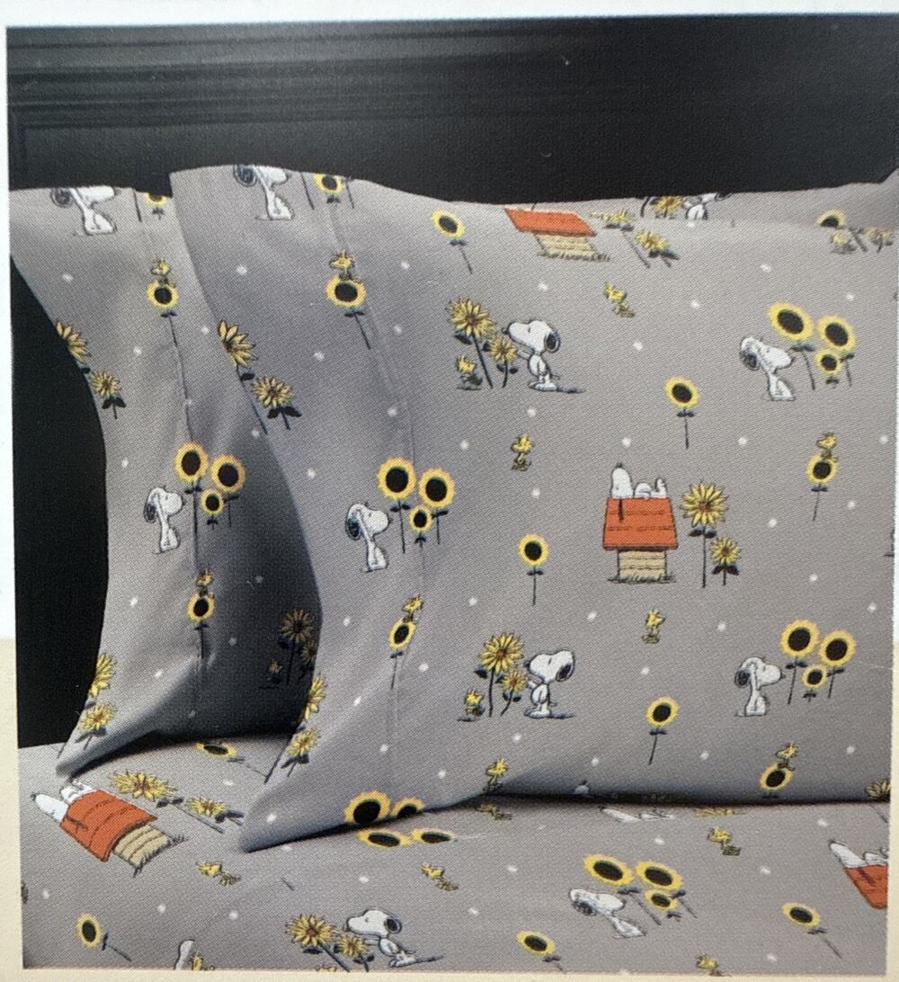 Snoopy Sunflowers Doghouse QUEEN Sheet Set Peanuts Fall Halloween Sheets NEW